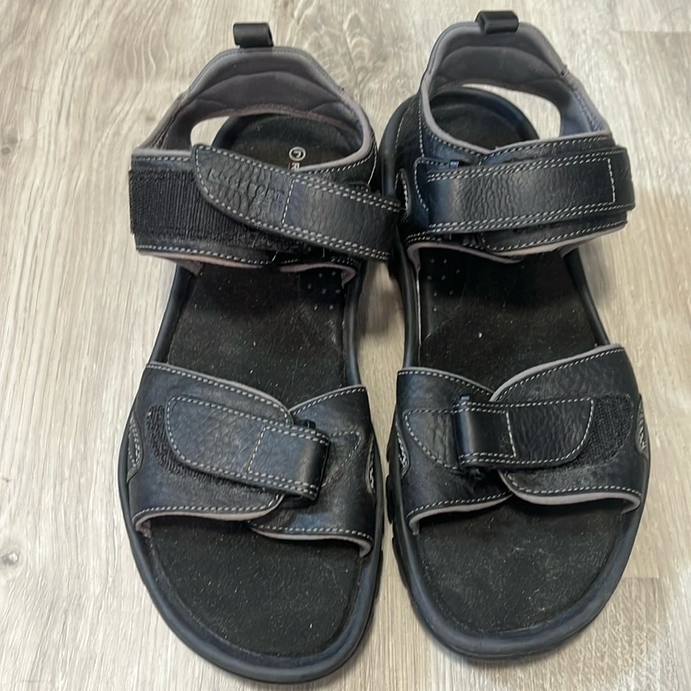 Rockport lightly used sandals 9.5US